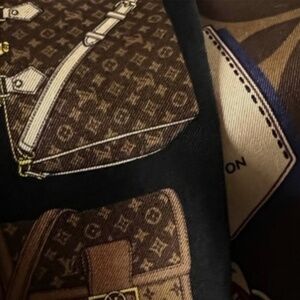 Louis Vuitton neck scarf